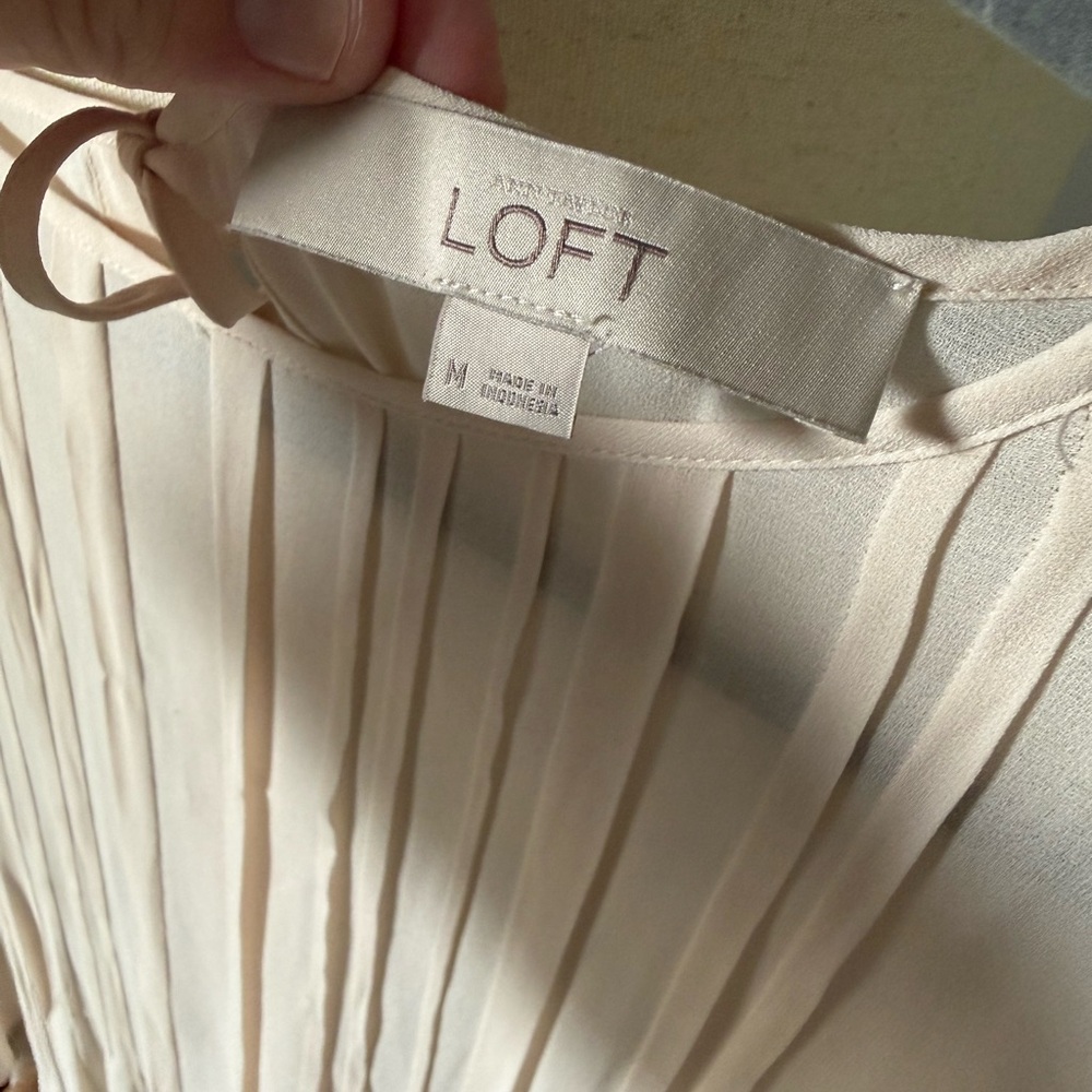 LOFT Blush Pleated Women's Blouse - Picture 2 of 3